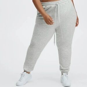 NWT Fabletics Go-To Classic Sweatpant Heather Gray Women's Plus Size 2XL 18-20